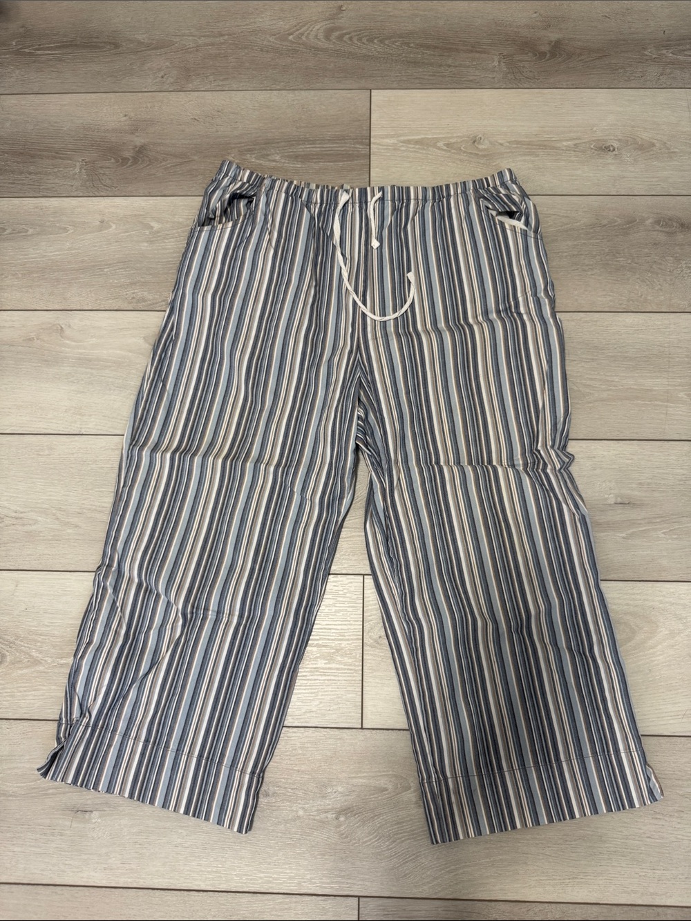 Denim&Co Navy and White Striped Cropped Pants